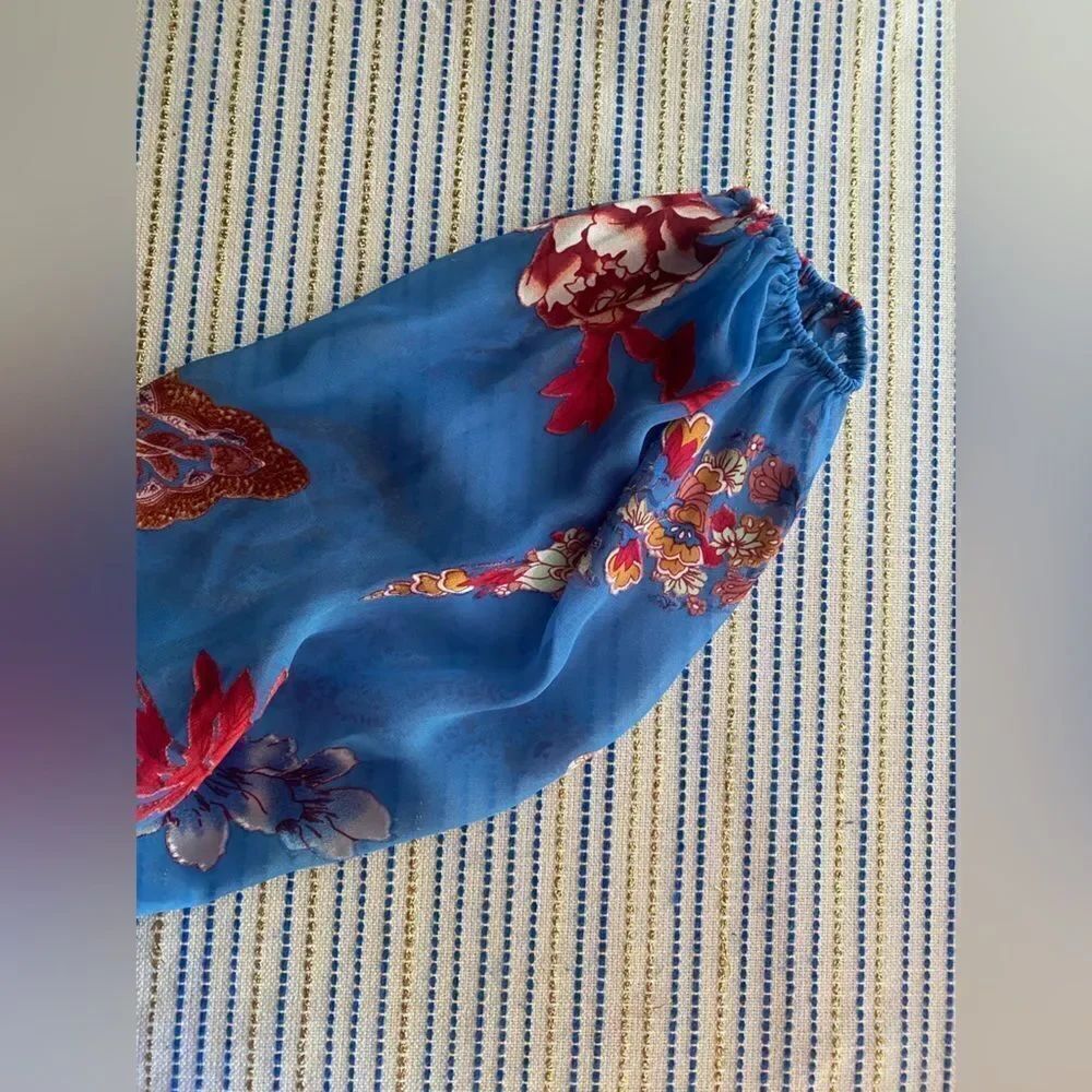 Alice + Olivia Mini Dress Sz XS Blue And Red Floral Cold Shoulder Long Sleeves - Picture 6 of 12